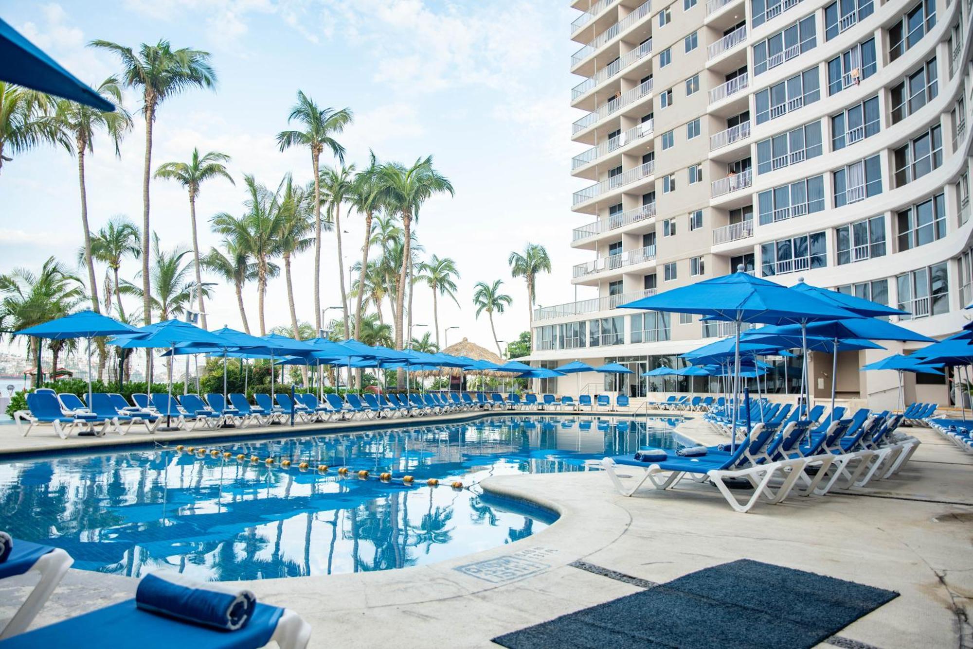 Ritz Acapulco All Inclusive Exterior photo Pool at the Hilton Los Cabos