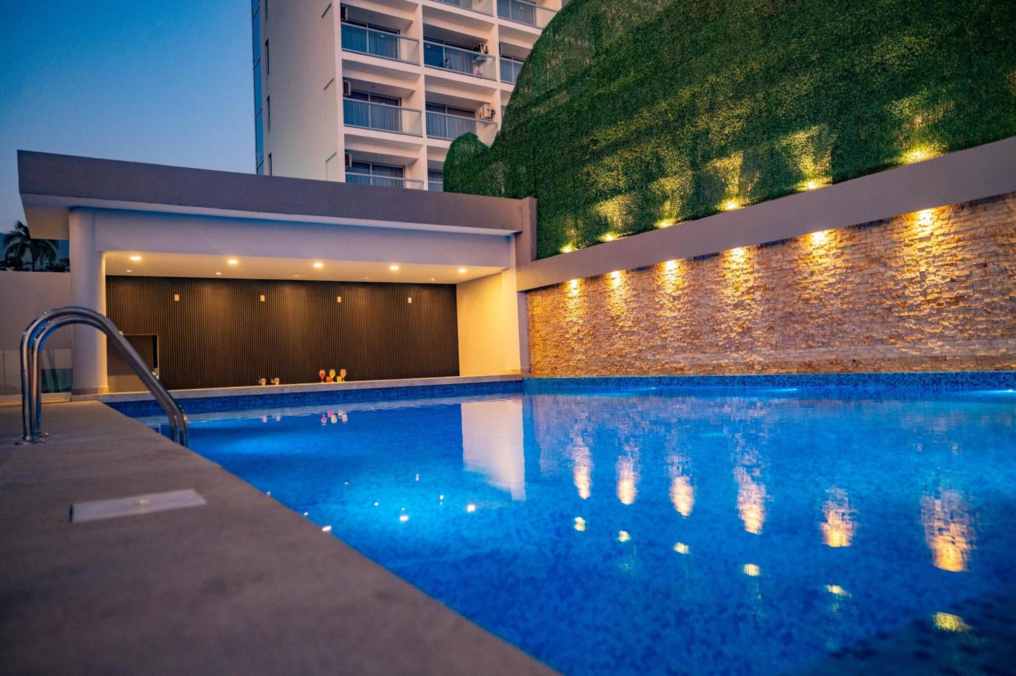 Ritz Acapulco All Inclusive Exterior photo The swimming pool at the hotel
